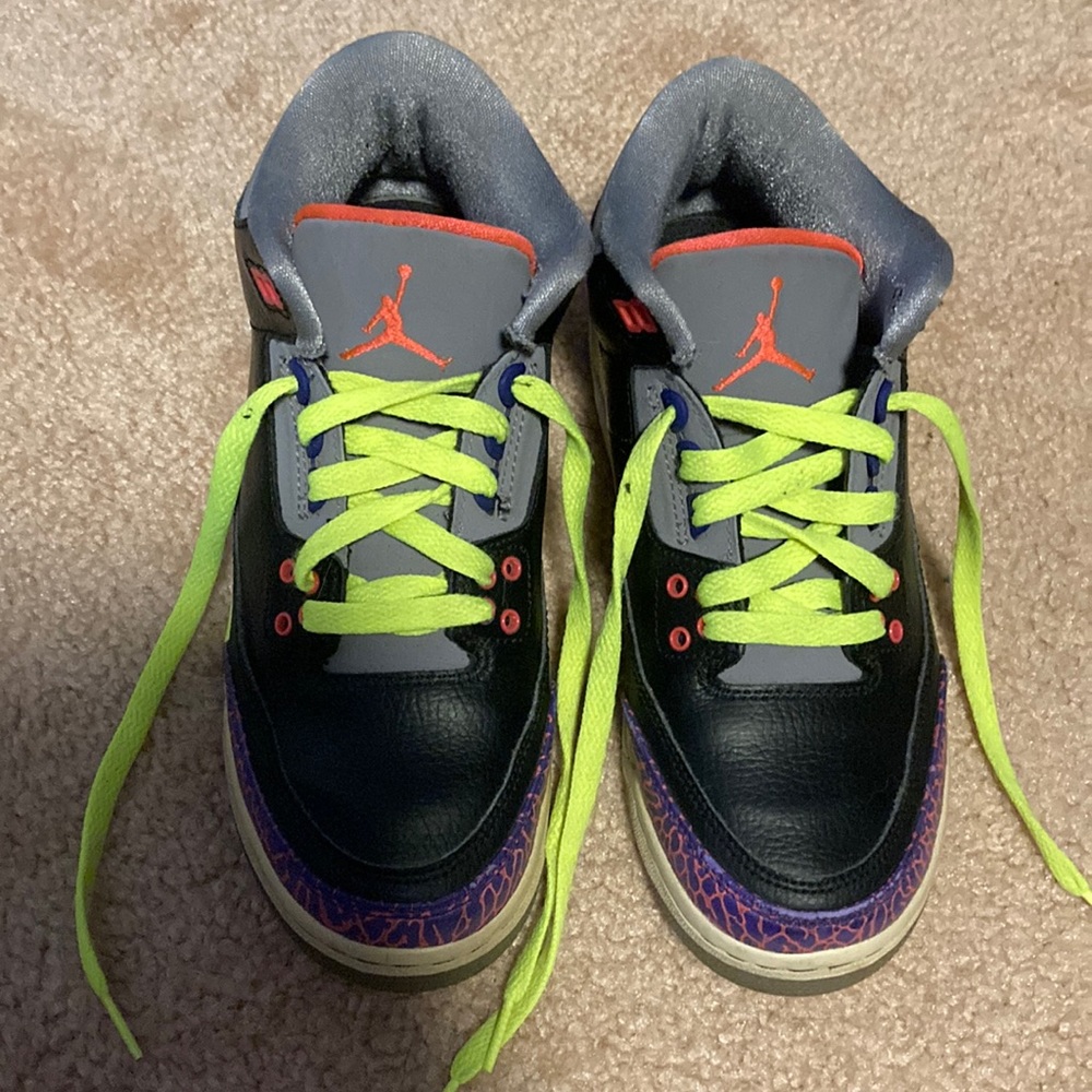 Air Jordan 3 purple volt